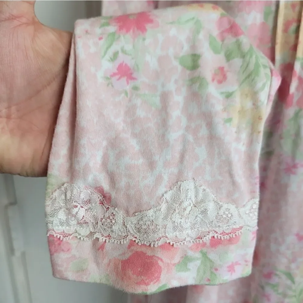 MISS ELAINE Floral Nightgown